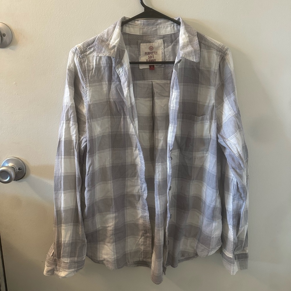 SO gray and white flannel style button up long sleeve
